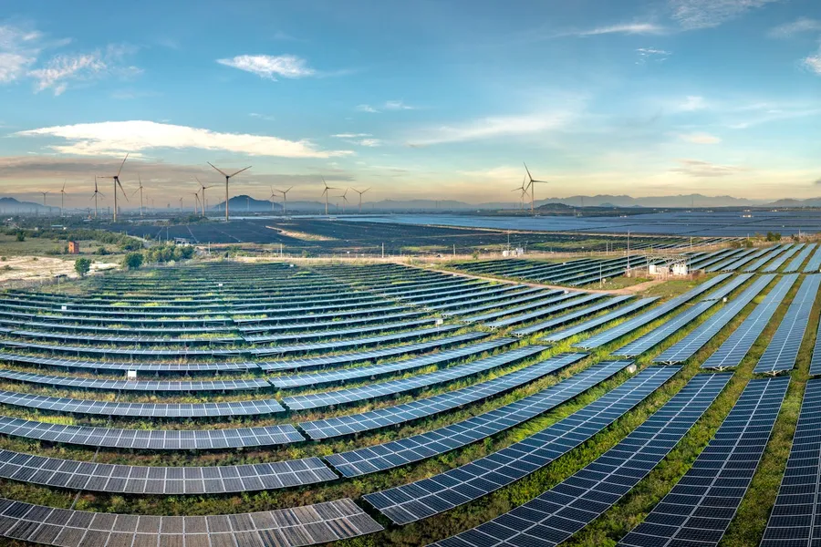 Solarpark aus der Luft – Einsatzgebiet für Drohnenthermografie